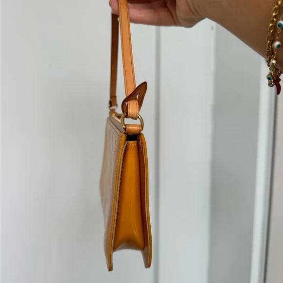 🛑 SOLD 🛑 Louis Vuitton LV Vernis Lexington Yellow ✅ COA included - Picture 4 of 16